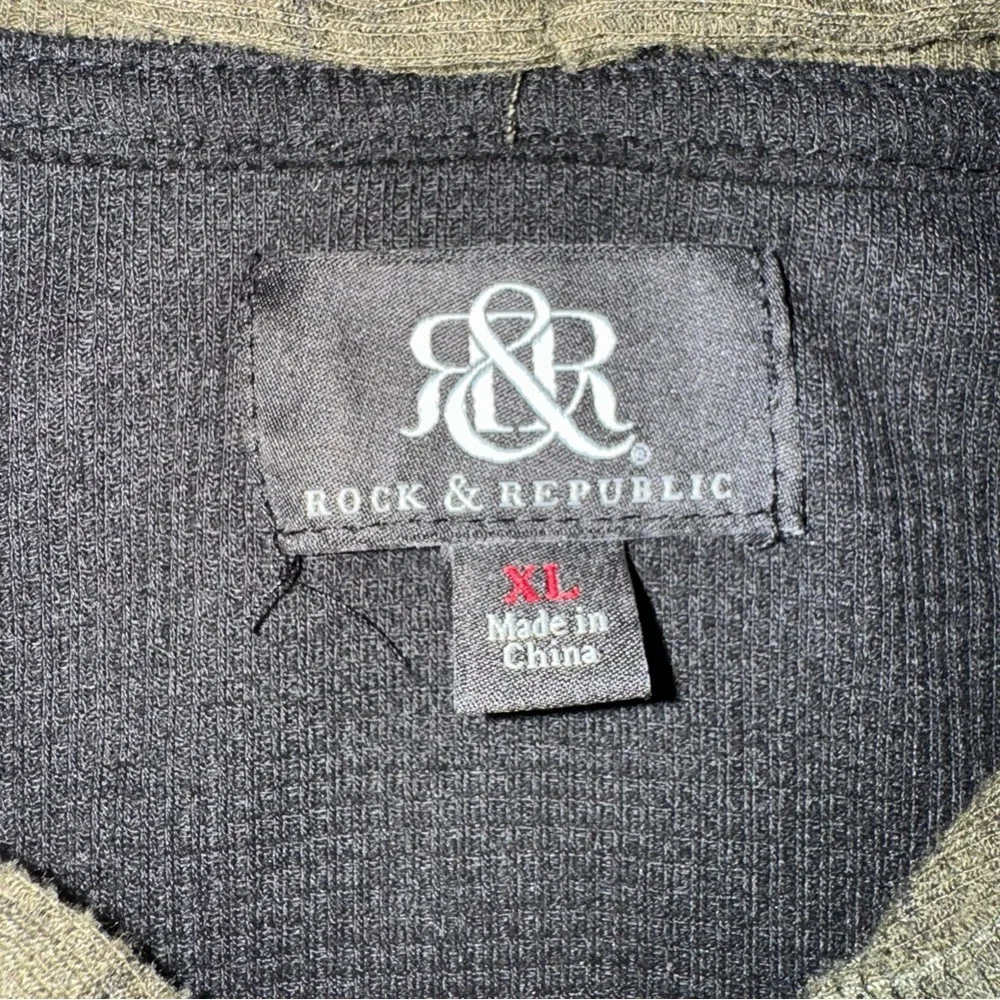 Rock & Republic Men’s Hooded Henley SZ XL Olive Green W/ Black Yoke Soft Light - Picture 5 of 6